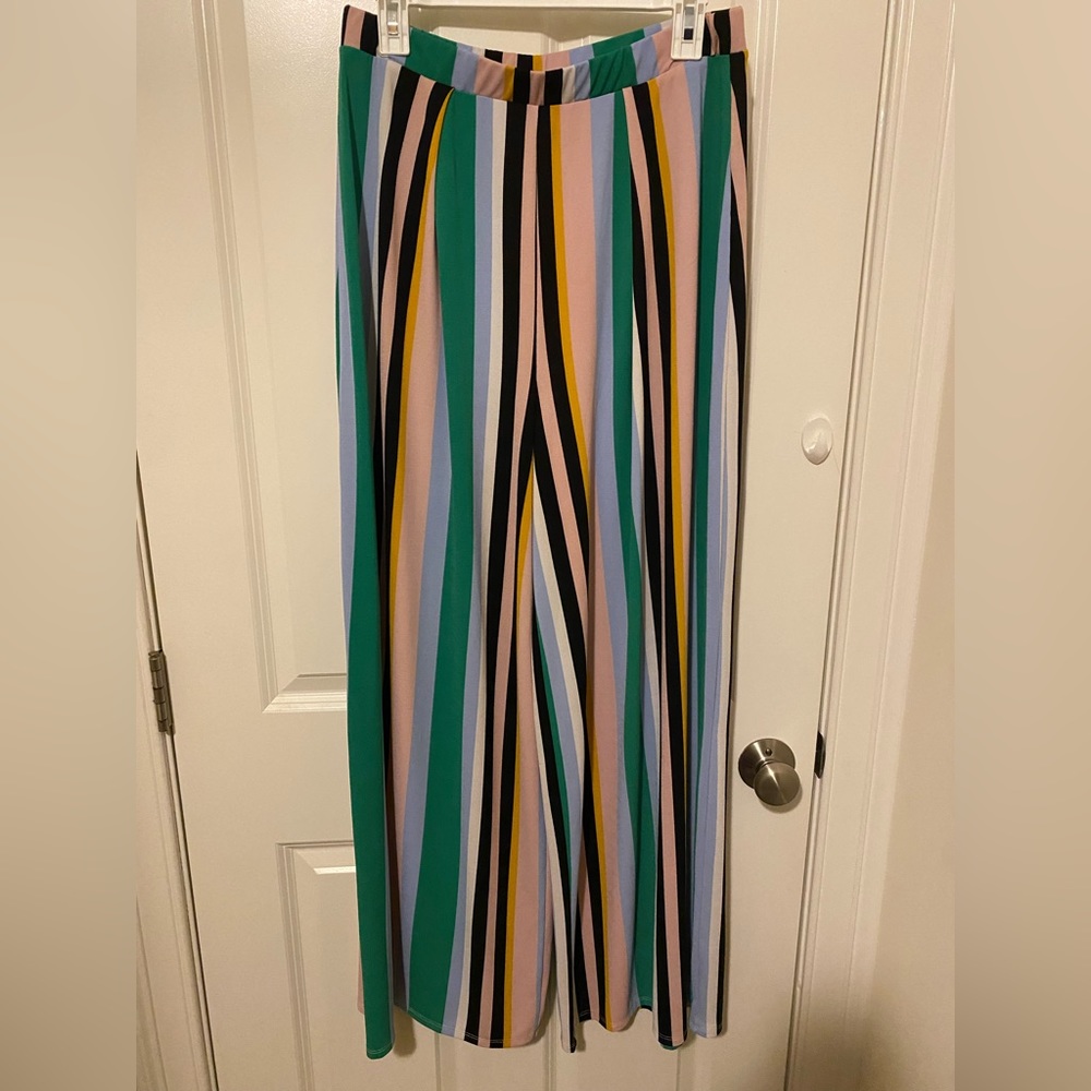 Palazzo with belt